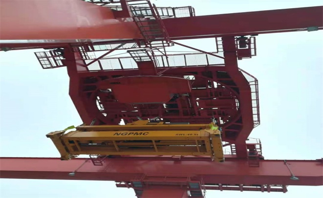 軌道式集裝箱門式起重機